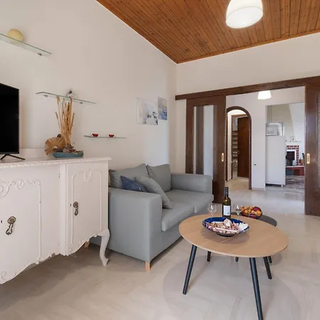 Giorgos House First Floor Vakantiehuis