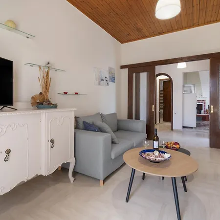 Giorgos House First Floor Dom wakacyjny *