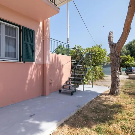 Giorgos House First Floor